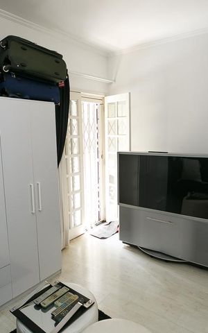 Casa à venda com 450m², 4 quartos e 6 vagas Casa à venda com 450m², 4 quartos e 6 vagasquarto - 1