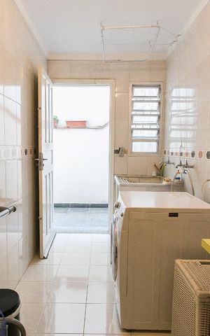 Casa à venda com 350m², 3 quartos e 4 vagasÁrea de Serviço