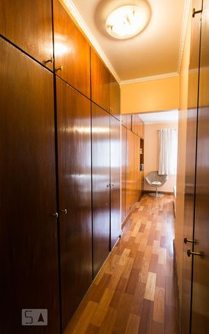 Casa à venda com 350m², 3 quartos e 4 vagasCloset da Suíte