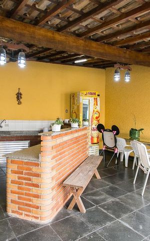 Casa à venda com 350m², 3 quartos e 4 vagasVaranda gourmet