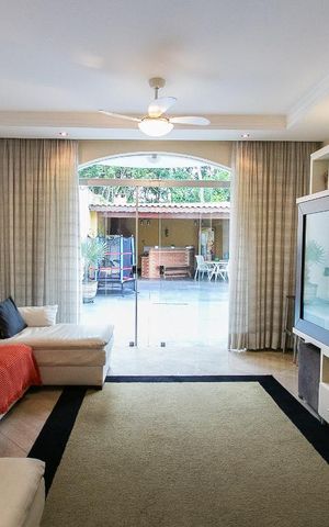 Casa à venda com 350m², 3 quartos e 4 vagasSala 2