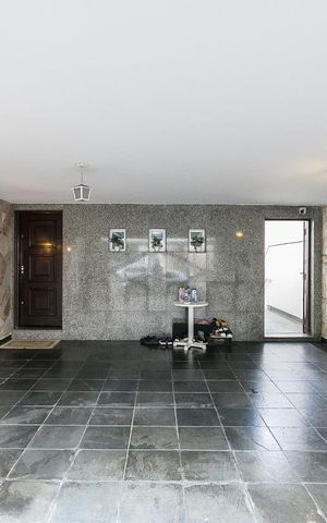 Casa à venda com 350m², 3 quartos e 4 vagasGaragem