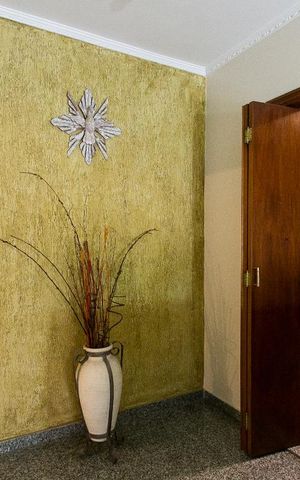 Casa à venda com 350m², 3 quartos e 4 vagasCorredor