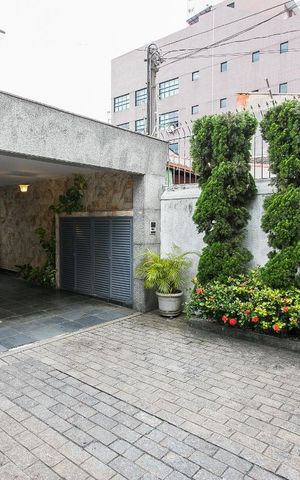 Casa à venda com 350m², 3 quartos e 4 vagasGaragem