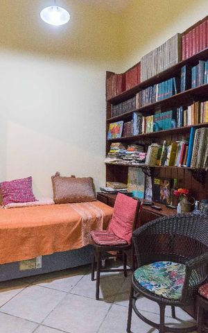 Casa à venda com 300m², 5 quartos e sem vaga Casa à venda com 300m², 5 quartos e sem vagaSala de TV