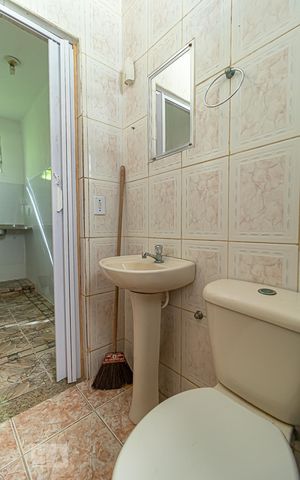 Casa para alugar com 40m², 1 quarto e sem vaga Casa para alugar com 40m², 1 quarto e sem vagaBanheiro Social - Primeiro Andar