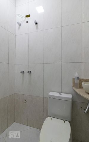 Casa à venda com 270m², 5 quartos e 5 vagas Casa à venda com 270m², 5 quartos e 5 vagasLavabo 1