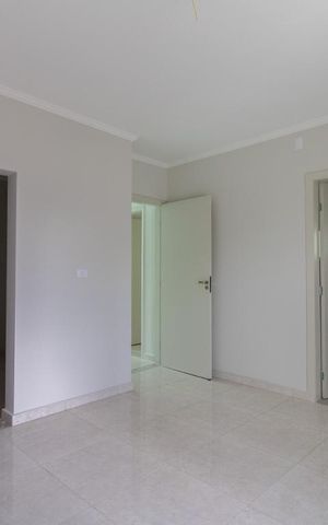 Casa à venda com 270m², 5 quartos e 5 vagas Casa à venda com 270m², 5 quartos e 5 vagasQuarto Suíte