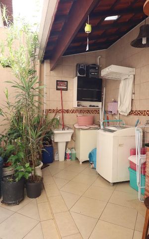 Casa à venda com 180m², 4 quartos e 3 vagasÁrea de Serviço