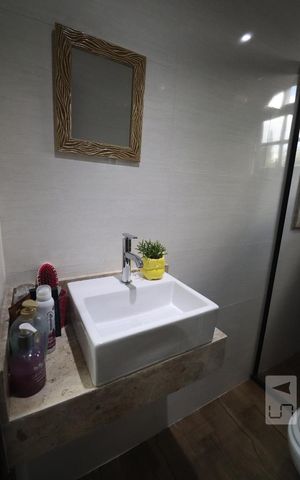 Casa à venda com 180m², 4 quartos e 3 vagasBanheiro Social
