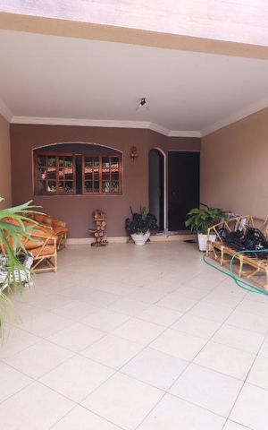 Casa à venda com 180m², 4 quartos e 3 vagasGaragem