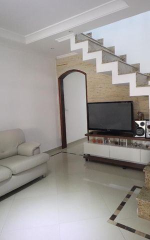Casa à venda com 180m², 4 quartos e 3 vagasSala