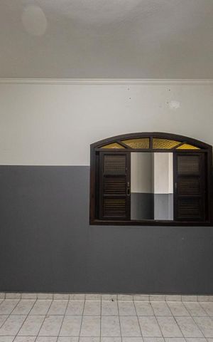 Casa à venda com 360m², 3 quartos e 6 vagas Casa à venda com 360m², 3 quartos e 6 vagasComodo Reversível