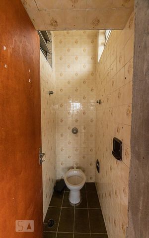 Casa à venda com 360m², 3 quartos e 6 vagas Casa à venda com 360m², 3 quartos e 6 vagasBanheiro de Serviço 1