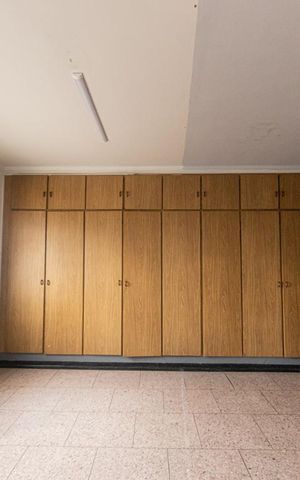 Casa à venda com 360m², 3 quartos e 6 vagas Casa à venda com 360m², 3 quartos e 6 vagasCozinha