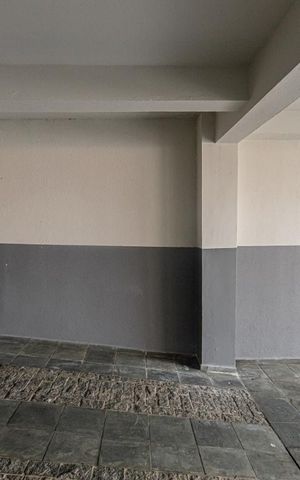 Casa à venda com 360m², 3 quartos e 6 vagas Casa à venda com 360m², 3 quartos e 6 vagasVista Comodo Reversível