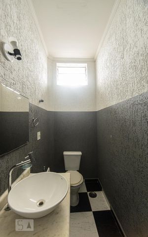 Casa à venda com 360m², 3 quartos e 6 vagas Casa à venda com 360m², 3 quartos e 6 vagasBanheiro Suite 1