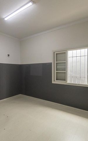 Casa à venda com 360m², 3 quartos e 6 vagas Casa à venda com 360m², 3 quartos e 6 vagasSuite 2