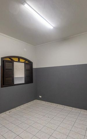 Casa à venda com 360m², 3 quartos e 6 vagas Casa à venda com 360m², 3 quartos e 6 vagasComodo Reversível