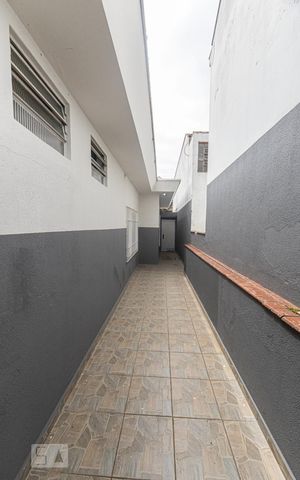 Casa à venda com 360m², 3 quartos e 6 vagas Casa à venda com 360m², 3 quartos e 6 vagasÁrea Externa