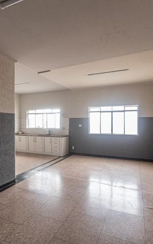 Casa à venda com 360m², 3 quartos e 6 vagas Casa à venda com 360m², 3 quartos e 6 vagasCozinha