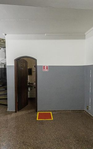 Casa à venda com 360m², 3 quartos e 6 vagas Casa à venda com 360m², 3 quartos e 6 vagasComodo Reversível 2