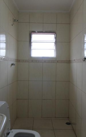 Casa à venda com 72m², 2 quartos e 1 vagaBanheiro 1