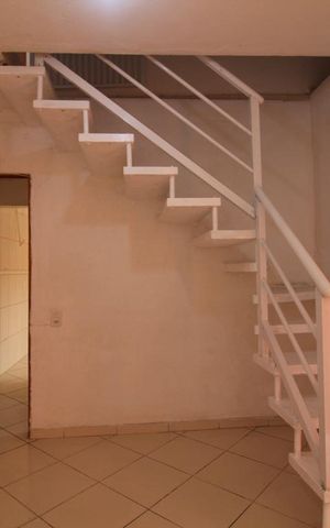 Casa à venda com 72m², 2 quartos e 1 vagaSala