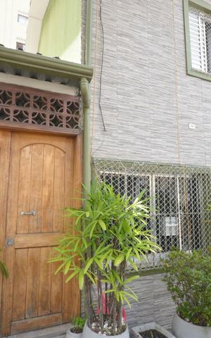 Casa à venda com 100m², 2 quartos e sem vaga Casa à venda com 100m², 2 quartos e sem vagaFachada