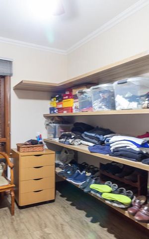 Apartamento à venda com 220m², 3 quartos e 2 vagasDormitório 3/ Closet