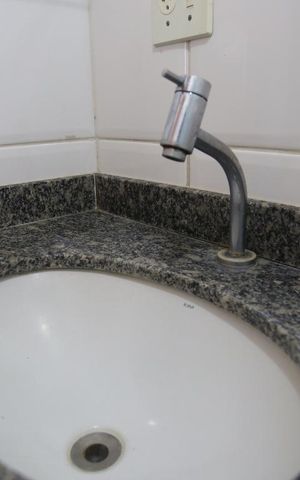 Apartamento à venda com 65m², 2 quartos e 1 vagaBanheiro - Torneira
