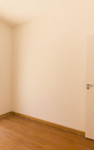 Casa à venda com 200m², 4 quartos e 2 vagas Casa à venda com 200m², 4 quartos e 2 vagasQuarto
