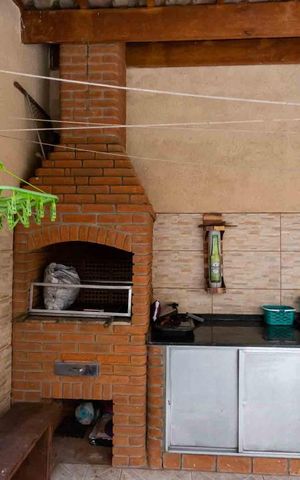 Casa à venda com 215m², 3 quartos e 2 vagas Casa à venda com 215m², 3 quartos e 2 vagasChurrasqueira