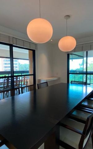 Apartamento à venda com 385m², 4 quartos e 6 vagas Apartamento à venda com 385m², 4 quartos e 6 vagasSala de Jantar