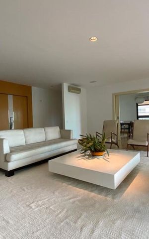 Apartamento à venda com 385m², 4 quartos e 6 vagas Apartamento à venda com 385m², 4 quartos e 6 vagasSala