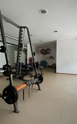 Apartamento à venda com 385m², 4 quartos e 6 vagas Apartamento à venda com 385m², 4 quartos e 6 vagasÁrea comum - Academia