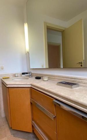 Apartamento à venda com 385m², 4 quartos e 6 vagas Apartamento à venda com 385m², 4 quartos e 6 vagasBanheiro da Suíte 4