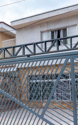 Casa à venda com 115m², 3 quartos e 3 vagasFachada