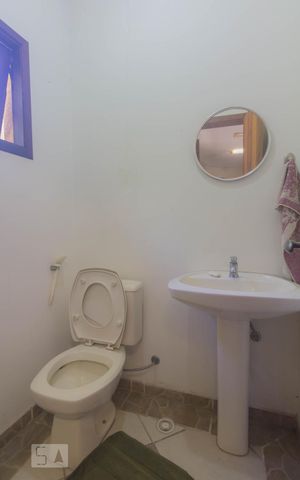 Casa à venda com 270m², 2 quartos e 2 vagas Casa à venda com 270m², 2 quartos e 2 vagasLavabo