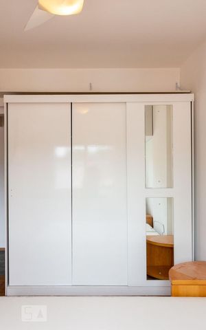 Apartamento à venda com 55m², 2 quartos e 1 vagaGuarda roupa