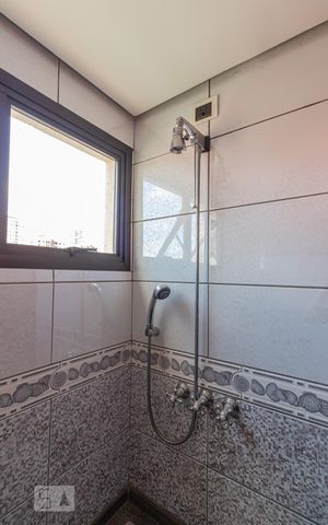 Apartamento à venda com 120m², 3 quartos e 2 vagas Apartamento à venda com 120m², 3 quartos e 2 vagasBanheiro da Suite