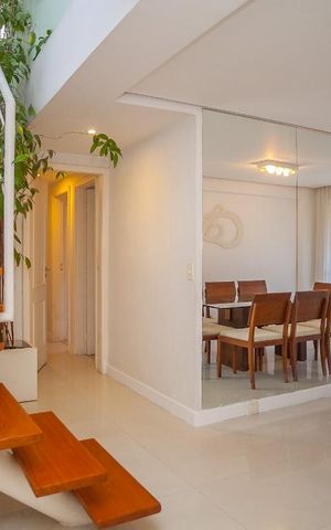 Apartamento à venda com 277m², 4 quartos e 2 vagas Apartamento à venda com 277m², 4 quartos e 2 vagasSala de Jantar