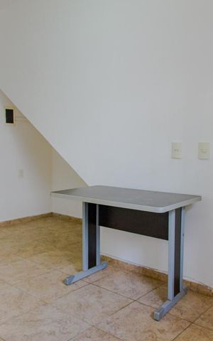 Casa de condomínio à venda com 60m², 2 quartos e sem vaga Casa de condomínio à venda com 60m², 2 quartos e sem vagaSala