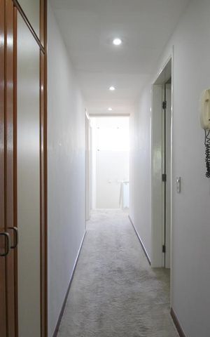 Casa à venda com 350m², 4 quartos e 4 vagas Casa à venda com 350m², 4 quartos e 4 vagasCorredor