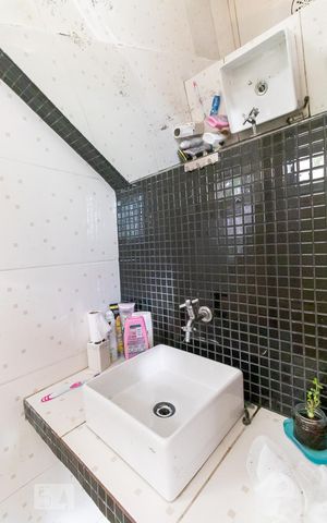 Casa de condomínio à venda com 120m², 3 quartos e 1 vagaBanheiro de serviço