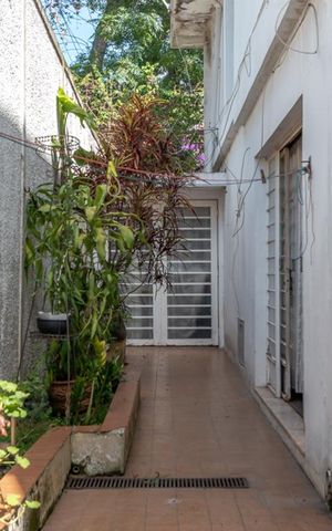 Casa à venda com 170m², 3 quartos e 2 vagas Casa à venda com 170m², 3 quartos e 2 vagasCorredor Lateral
