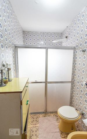 Casa à venda com 210m², 3 quartos e 3 vagasBanheiro da Suíte 