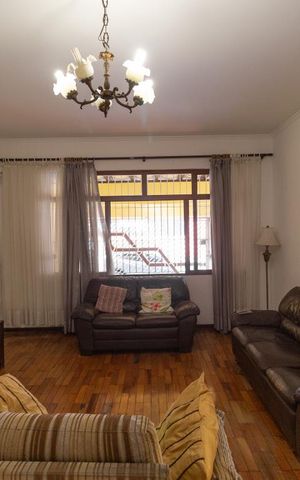 Casa à venda com 210m², 3 quartos e 3 vagasSala