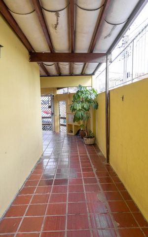 Casa à venda com 210m², 3 quartos e 3 vagasGaragem