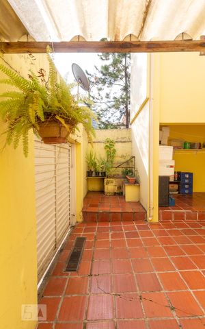 Casa à venda com 210m², 3 quartos e 3 vagasQuintal
